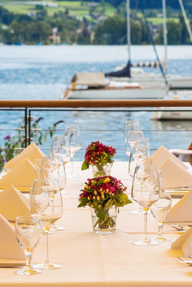 Resi_Terrasse_Tisch_See_2